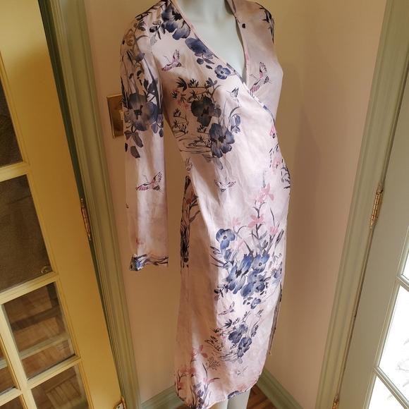 H&M Satin Floral Wrap Shall - Picture 4 of 9